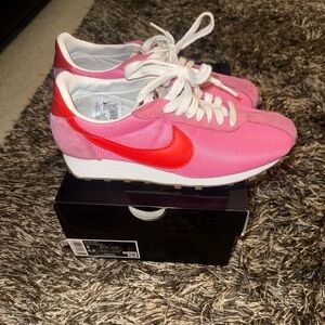LD-1000 Sneaker (Women)
Nike